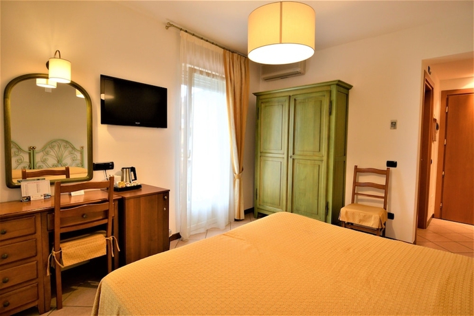 Imagen de la habitación del Hotel Bisesti. Foto 11