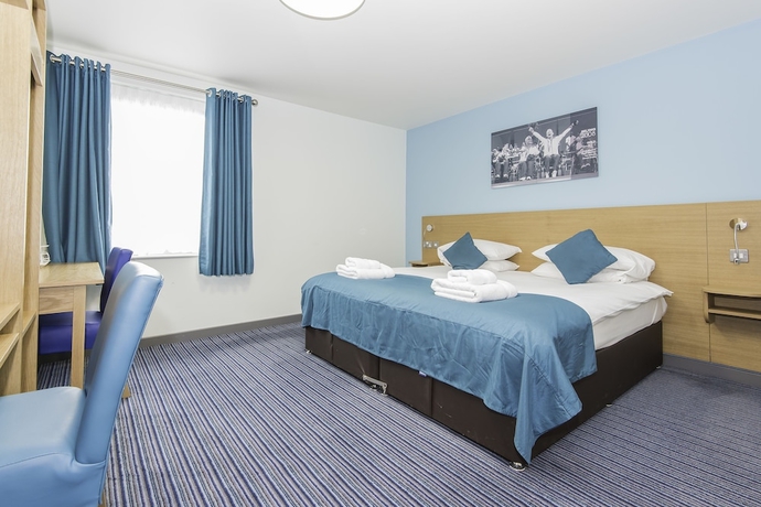 Imagen de la habitación del Hotel Bisham Abbey National Sports Centre. Foto 10