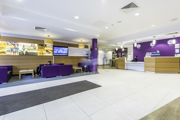 Imagen de los interiores del Hotel Bisham Abbey National Sports Centre. Foto 15