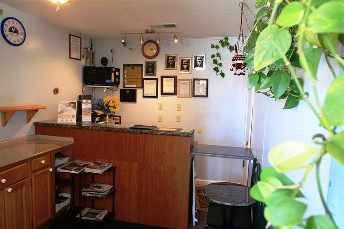 Imagen de los interiores del Hotel Bishop Inn. Foto 5