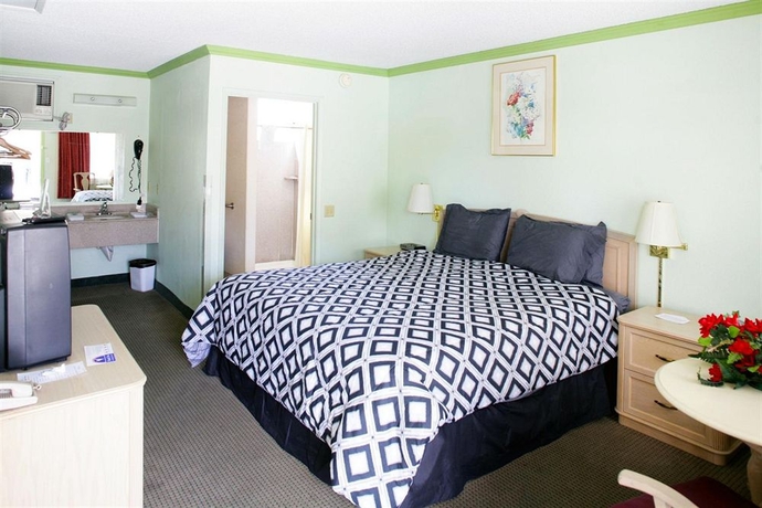 Imagen de la habitación del Hotel Bishop Inn. Foto 4