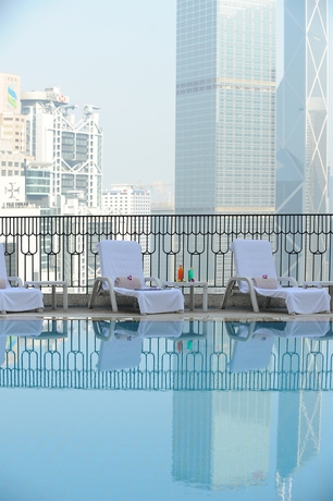 Imagen de la piscina del Hotel Bishop Lei International House. Foto 8