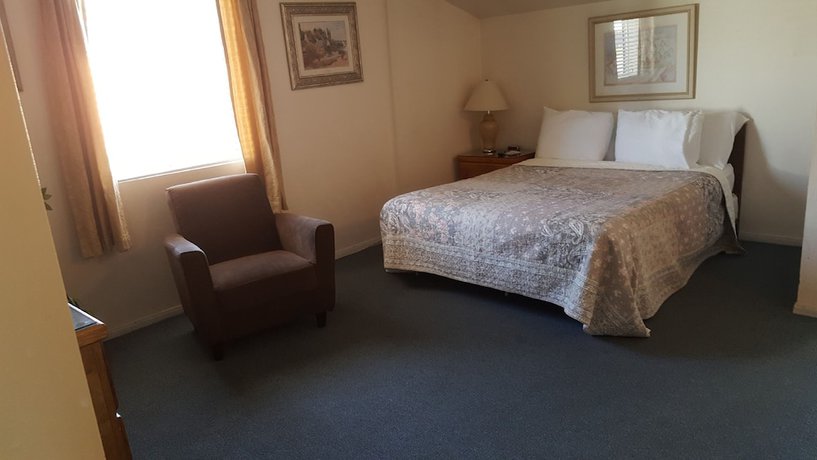 Imagen de la habitación del Hotel Bishop Village Motel. Foto 7