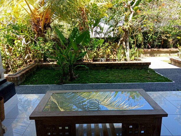 Imagen de la habitación del Hotel Bisma Jaya Bungalow. Foto 20