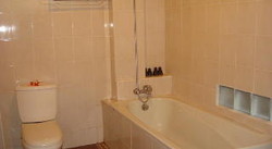 Imagen de la habitación del Hotel Bisma Sari Resort Ubud. Foto 5