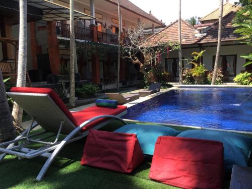 Imagen de la piscina del Hotel Bisma Sari Resort Ubud. Foto 11