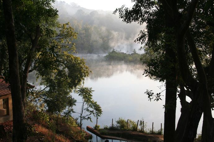 Imagen de los exteriores del Hotel Bison River Resort. Foto 18