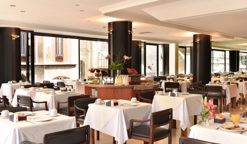 Imagen del bar/restaurante del Hotel Bisonte Libertad. Foto 3