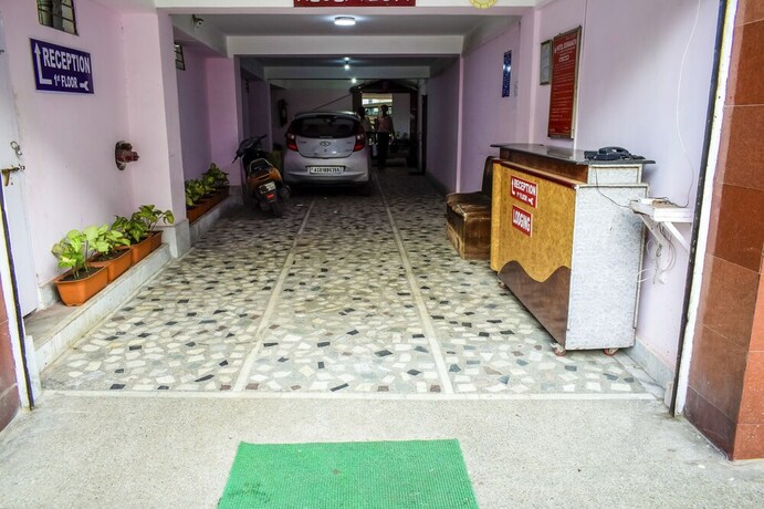 Imagen de los interiores del Hotel Biswanath. Foto 30