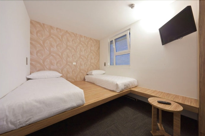 Imagen de la habitación del Hotel Bit Center. Foto 9