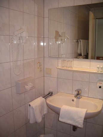 Imagen de la habitación del Hotel Bitburg. Foto 16