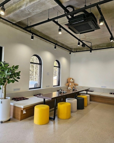 Imagen de los interiores del Hotel Bito Sunsetforest Glamping. Foto 16