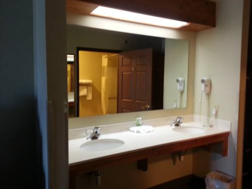 Imagen de la habitación del Hotel Bitterroot River Inn and Conference Center. Foto 4