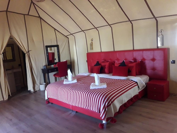Imagen de la habitación del Hotel Bivouac Le Ciel Bleu. Foto 10