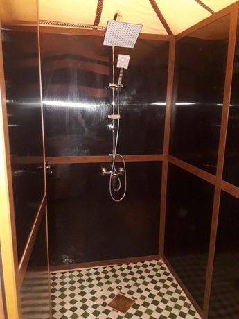 Imagen de la habitación del Hotel Bivouac Le Ciel Bleu. Foto 15