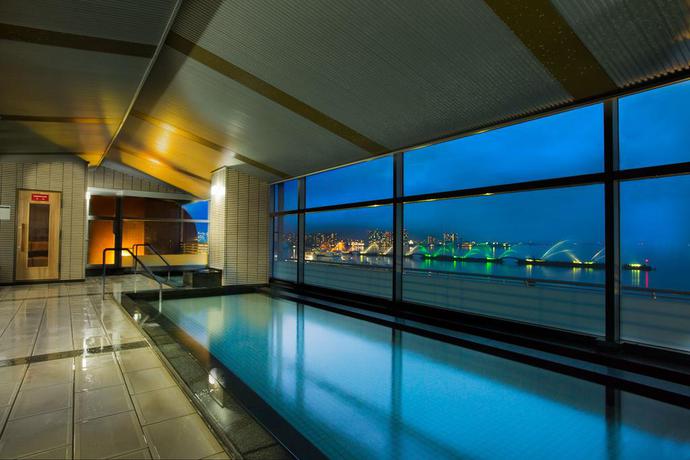 Imagen de la piscina del Hotel Biwako. Foto 15