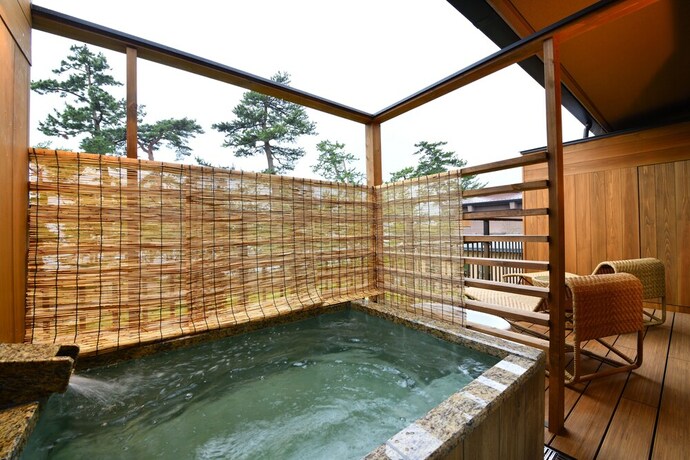 Imagen de la habitación del Hotel Biwako Mastunoura Bettei. Foto 12