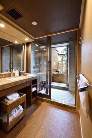 Imagen de la habitación del Hotel Biwako Mastunoura Bettei. Foto 15