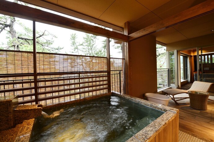 Imagen de la habitación del Hotel Biwako Mastunoura Bettei. Foto 22