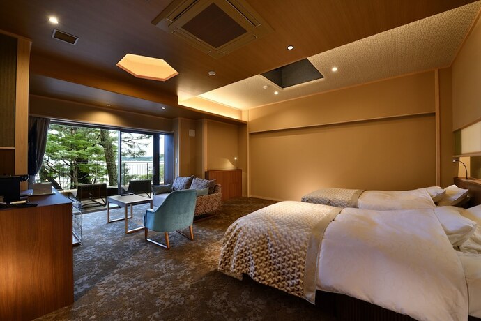 Imagen de la habitación del Hotel Biwako Mastunoura Bettei. Foto 23