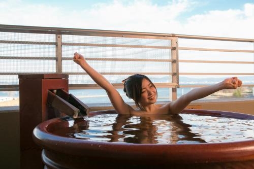 Imagen de la habitación del Hotel Biwako Ryokusuitei. Foto 7