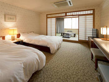 Imagen de la piscina del Hotel Biyunoyado Ryochiku Bettei. Foto 16