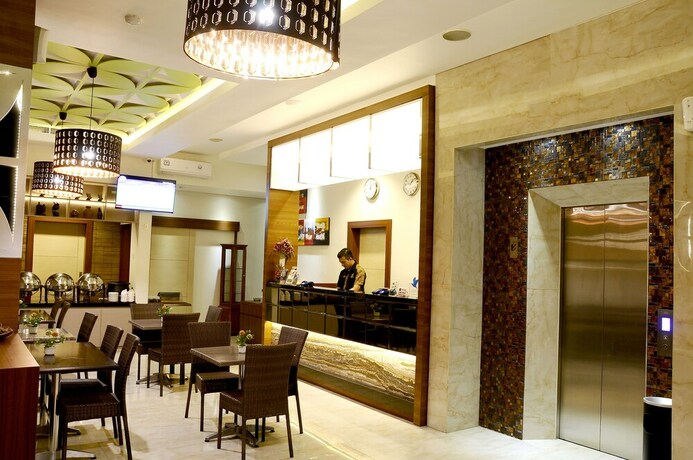 Imagen de los interiores del Hotel Biz Boulevard. Foto 22