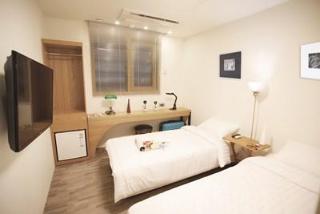 Imagen de la habitación del Hotel Biz. Foto 3