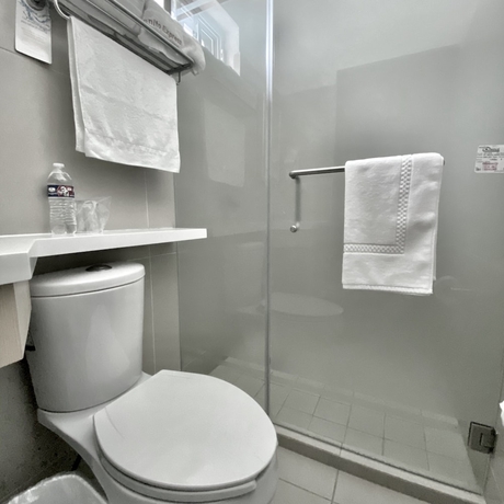 Imagen de la habitación del Hotel Biza Express. Foto 7