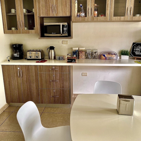 Imagen de los interiores del Hotel Biza Express. Foto 16