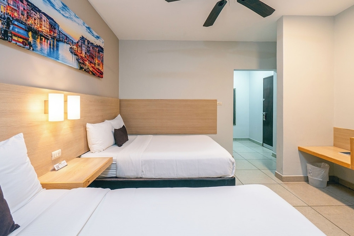 Imagen de la habitación del Hotel Biza Express. Foto 12