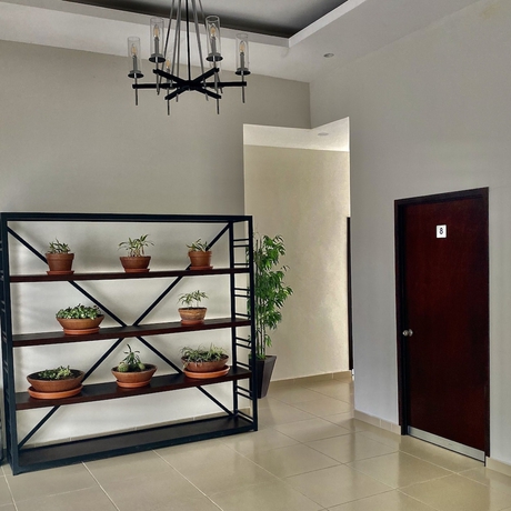 Imagen de los interiores del Hotel Biza Express. Foto 19