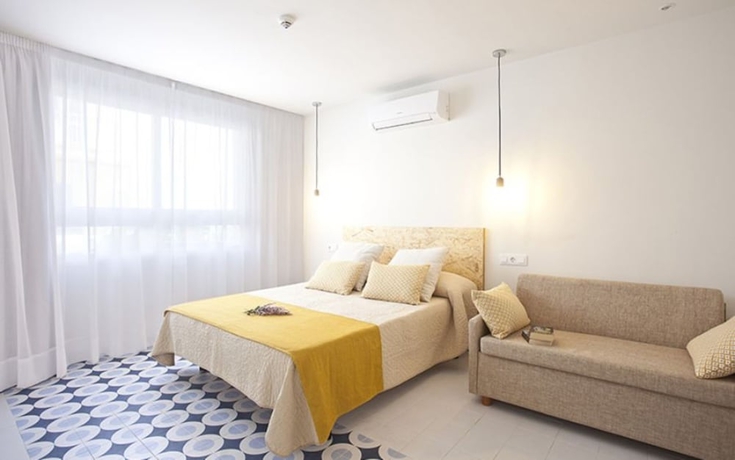 Imagen de la habitación del Hotel Bj Cala Morlanda Estudios. Foto 4