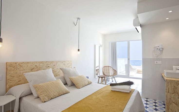 Imagen de la habitación del Hotel Bj Cala Morlanda Estudios. Foto 14