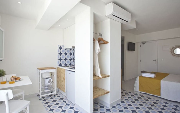 Imagen de la habitación del Hotel Bj Cala Morlanda Estudios. Foto 16
