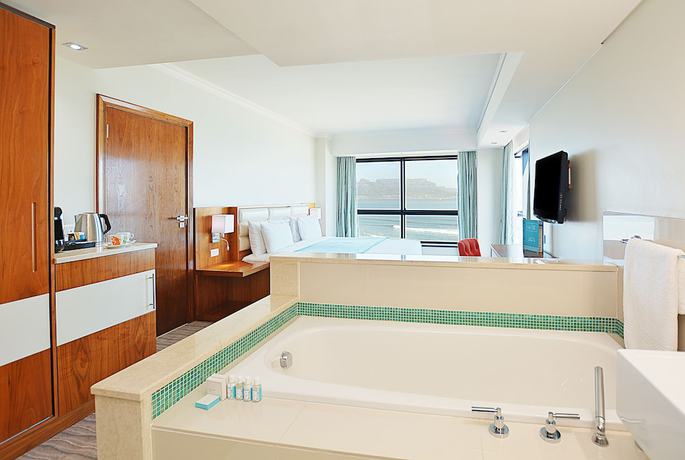 Imagen de la habitación del Hotel Blaauwberg Beach Hotel. Foto 11