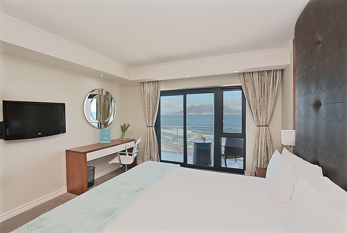 Imagen de la habitación del Hotel Blaauwberg Beach Hotel. Foto 18