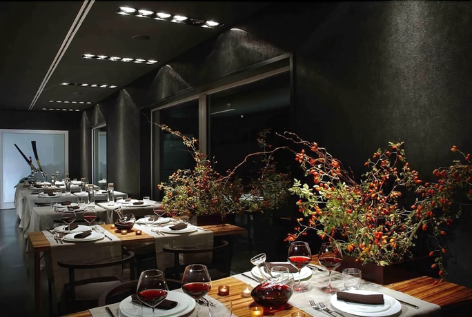 Imagen del bar/restaurante del Hotel Black, Aurelio. Foto 4