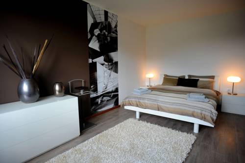 Imagen de la habitación del Hotel Black Bridge Apartment. Foto 4
