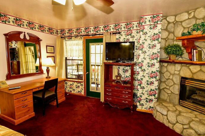 Imagen general del Hotel Black Forest Lodge And Cabins. Foto 4