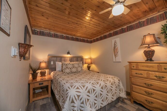 Imagen de la habitación del Hotel Black Forest Lodge And Cabins. Foto 13