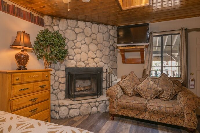 Imagen de la habitación del Hotel Black Forest Lodge And Cabins. Foto 19