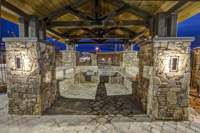 Imagen de la piscina del Hotel Black Fox Lodge. Foto 17