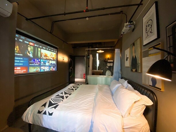 Imagen de la habitación del Hotel Black Gold Factory Boutique Design. Foto 13