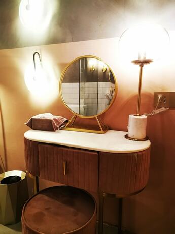 Imagen de la habitación del Hotel Black Gold Factory Boutique Design. Foto 14