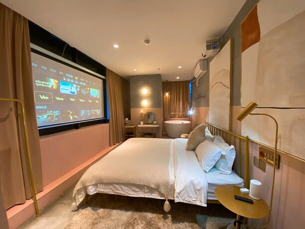 Imagen de la habitación del Hotel Black Gold Factory Boutique Design. Foto 15