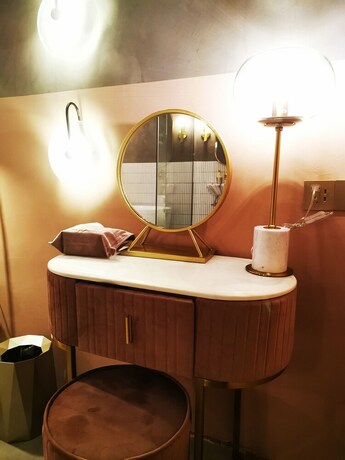 Imagen de la habitación del Hotel Black Gold Factory Boutique Design. Foto 30