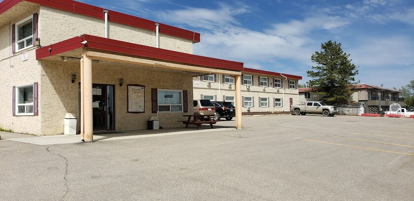 Imagen general del Hotel Black Gold Inn, Edson. Foto 7