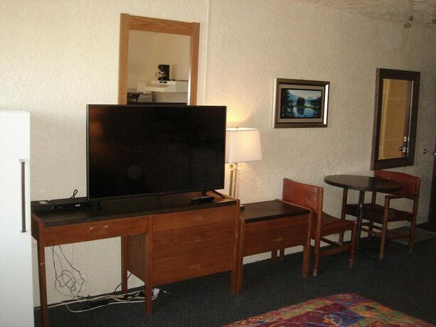 Imagen general del Hotel Black Gold Inn, Edson. Foto 9