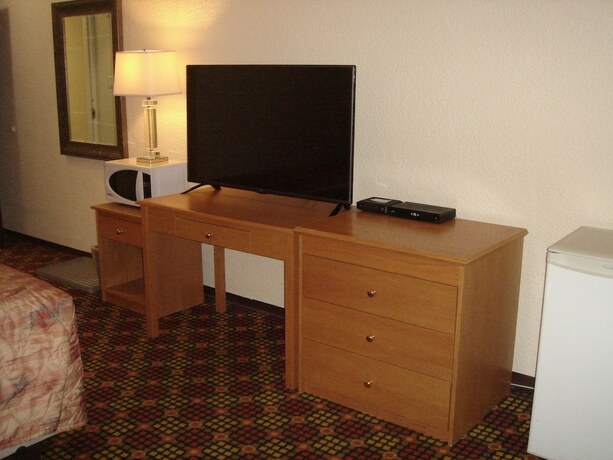 Imagen de la habitación del Hotel Black Gold Inn, Edson. Foto 17